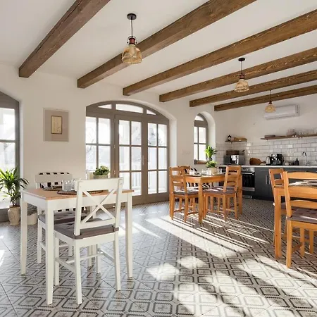 Premium Vendeghaz Konukevi Eğri