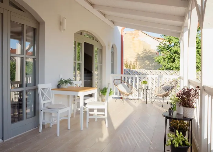 Premium Vendeghaz Guest house 3*